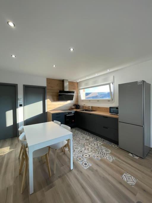 Appartement Climatise Charmes  Exterior photo